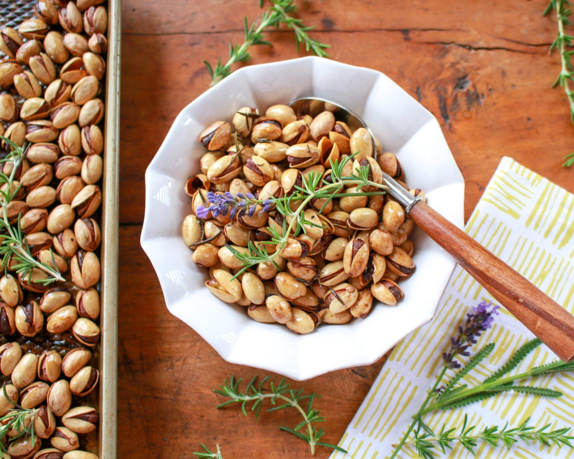roasted-with-shell-pistachios